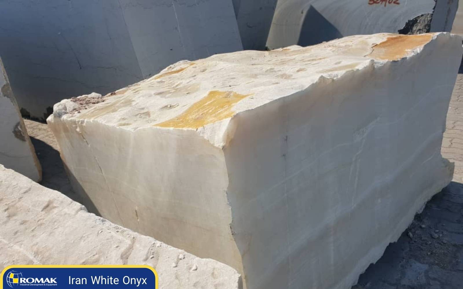 High-quality Iran white onyx slabs supplied by Romak Trading High-quality Iran white onyx slabs